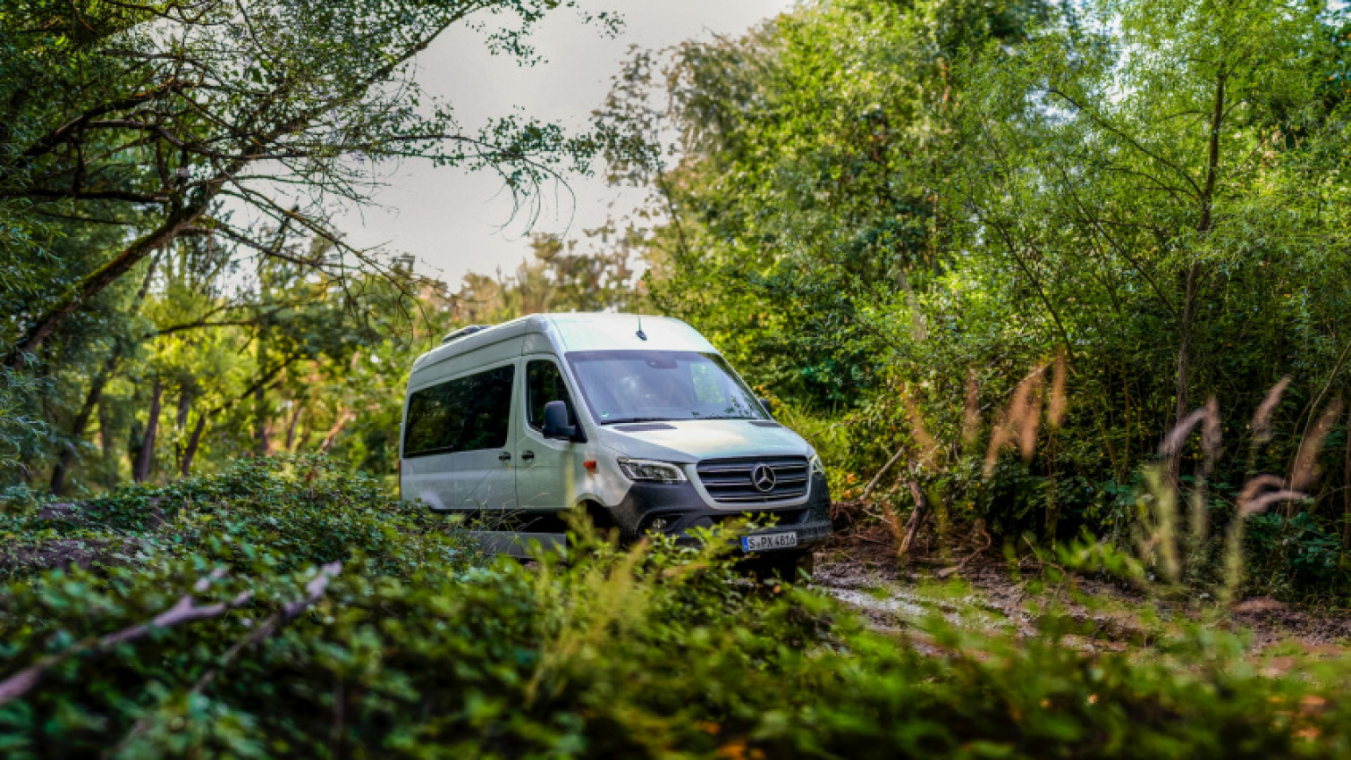 autos, cars, mercedes-benz, news, mercedes, mercedes-benz sprinter, 2023 mercedes-benz sprinter sprints onto scene with new diesel engine, awd