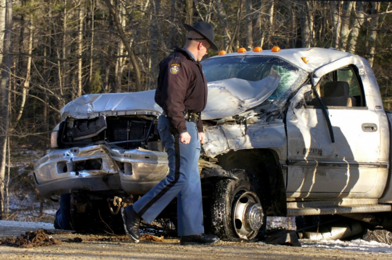 autos, cars, car accidents, insurance, hit by an uninsured driver? follow these 5 steps