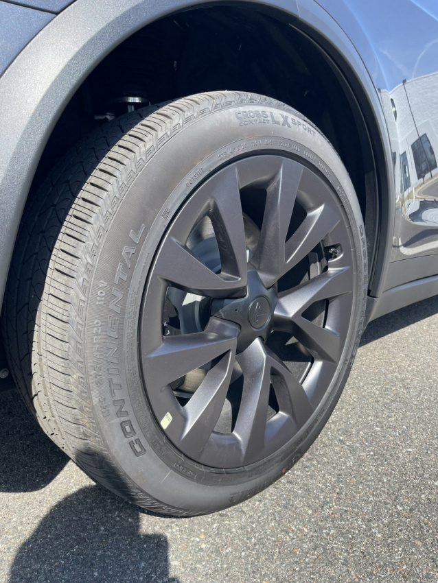 autos, cars, news, tesla, electric vehicles, offbeat news, tesla model x, tesla tried to deliver a brand new $131k model x plaid with mismatched tires