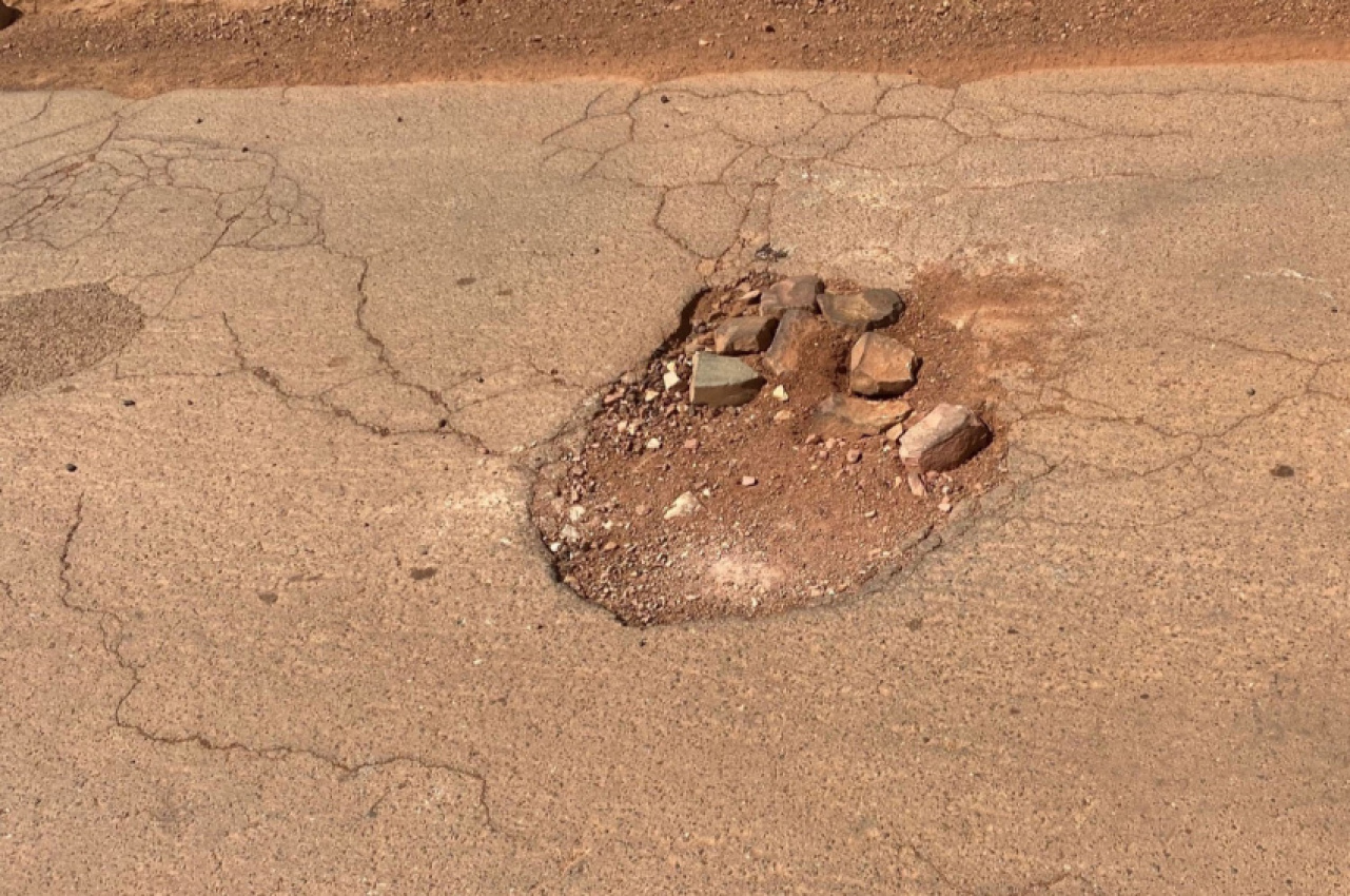 autos, cars, features, pothole, sanral, “92 potholes on my way to work” – what a normal day on south african roads looks like