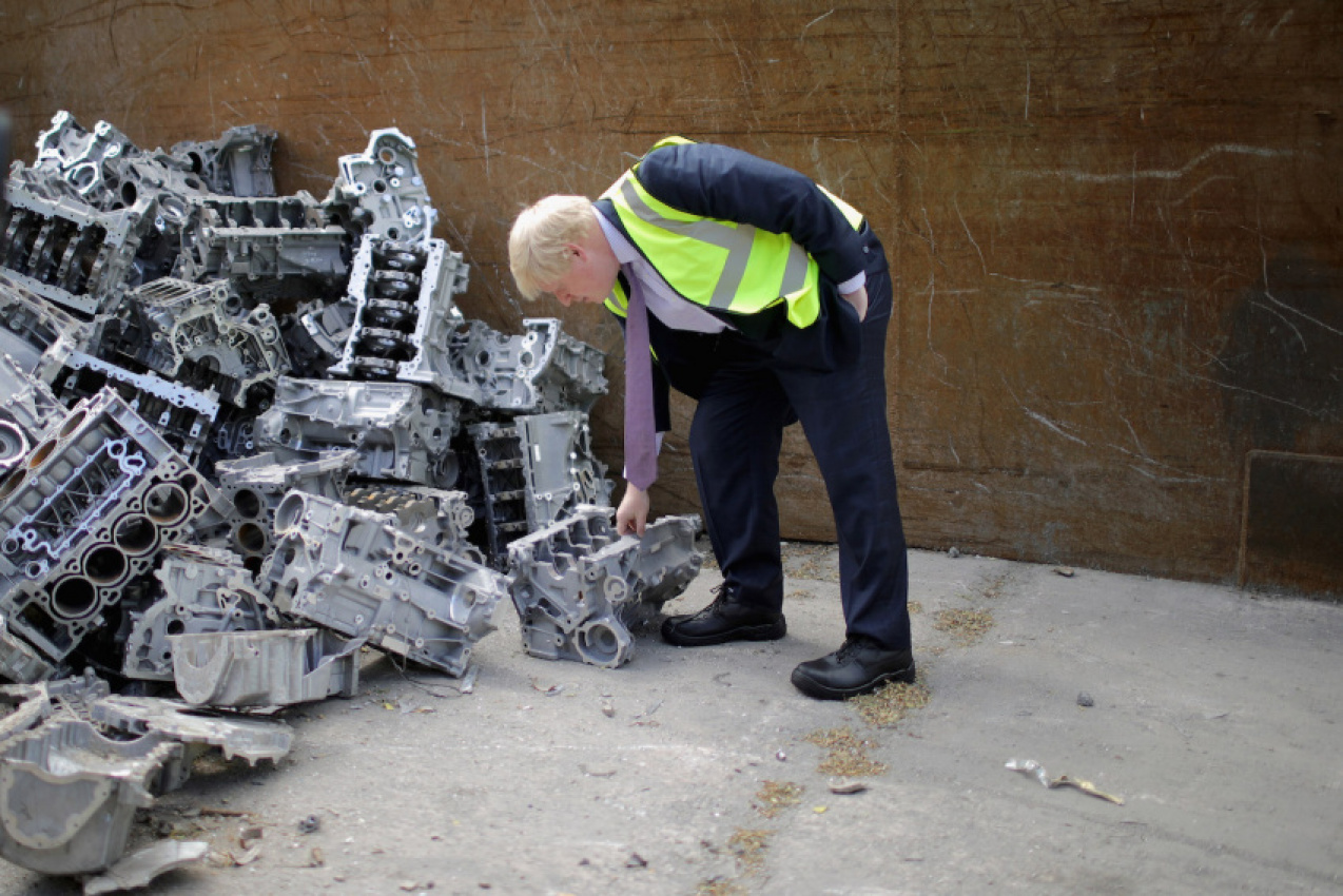 autos, cars, toyota, tundra, 1 full-size pickup truck just killed its v8 engine option