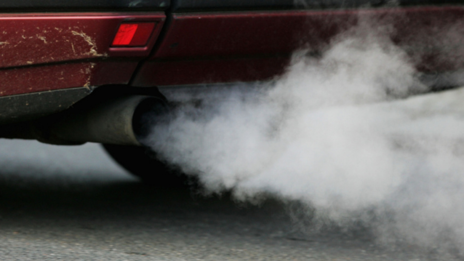 autos, cars, cars, exhaust, weird car news, fuel fragrances make car exhaust smell like fruit, candy, baby powder, and other scents