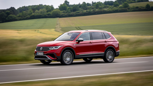android, autos, cars, reviews, volkswagen, volkswagen tiguan, android, volkswagen tiguan allspace 2022: price of entry to wolfsburg’s seven-seat midsize suv up $4600