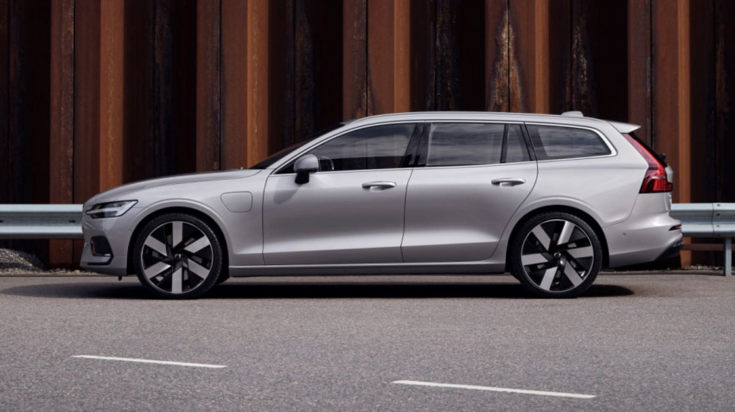 autos, cars, volvo, volvo s60, android, 2023 volvo s60, v60 cross country updates revealed, due in australia this july