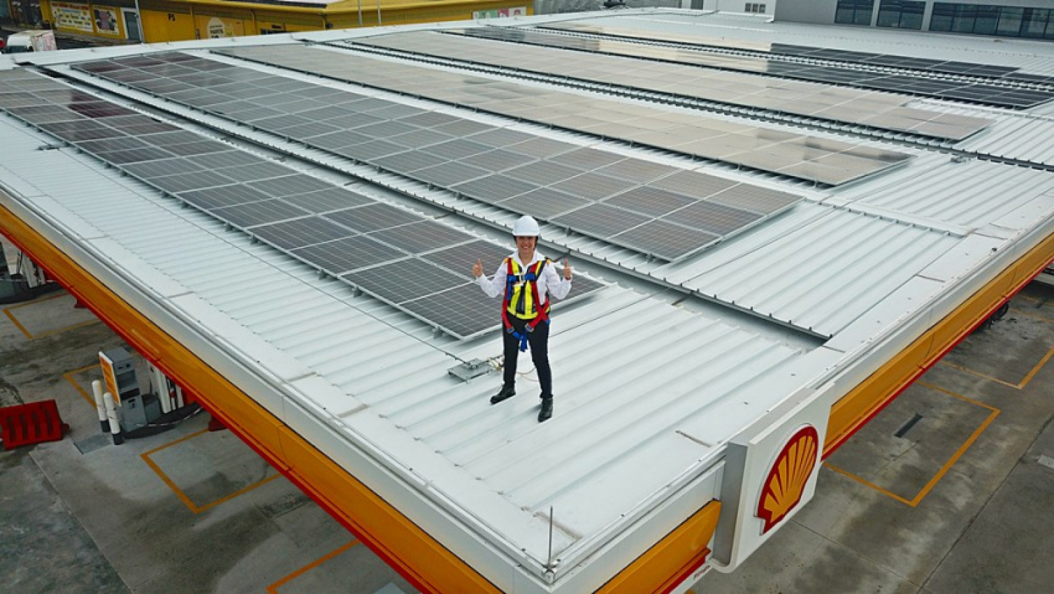 autos, cars, carbon footprint, electricity supply, green building index, shell malaysia, solar power, sustainability, sunshine powers shell stations in malaysia