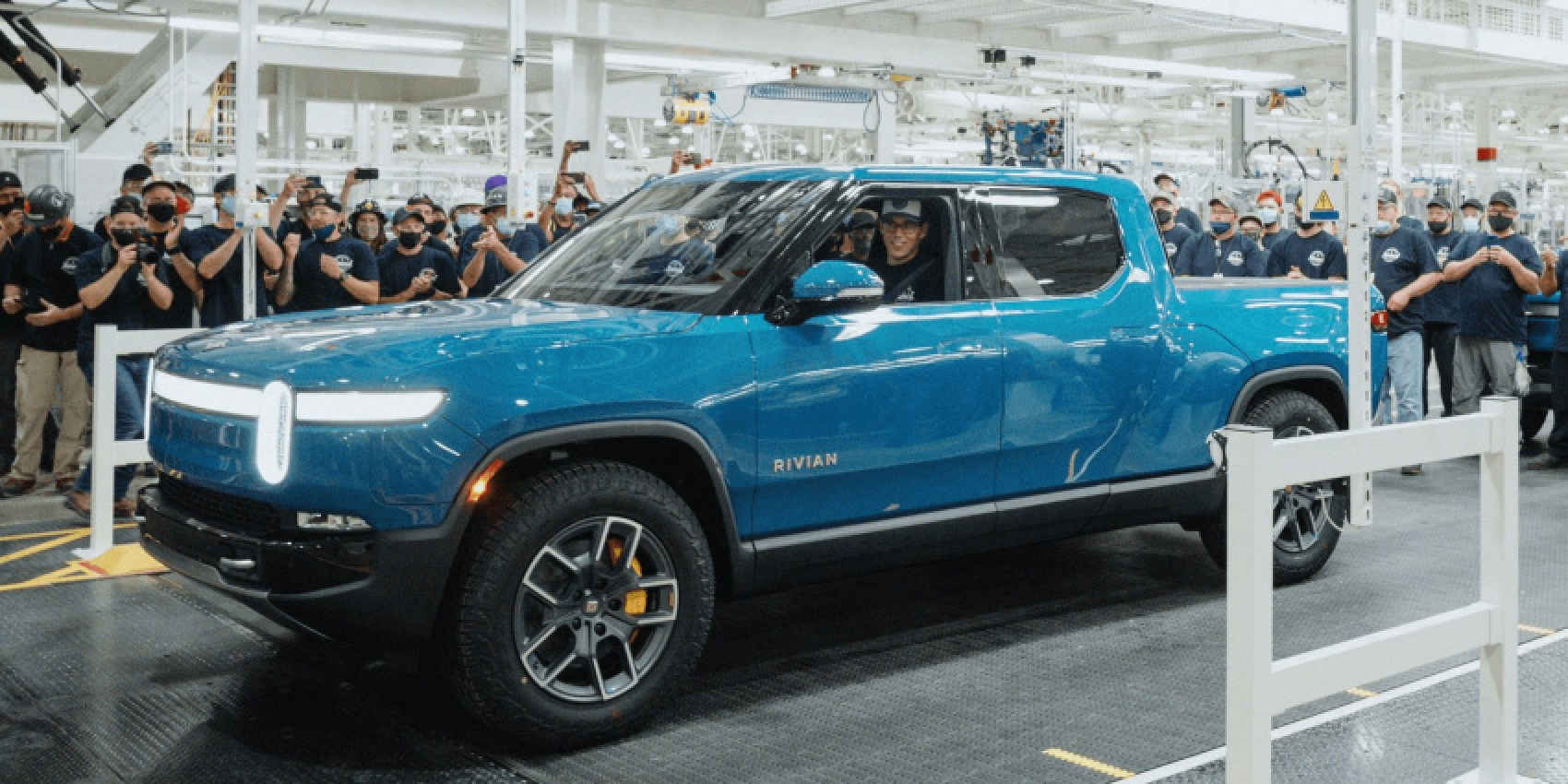 automobile, autos, cars, electric vehicle, rivian, amazon, edv-500, edv-700, electric pickups, electric transporters, rivian automotive, startup, amazon, rivian marks billions in losses for q4 2021
