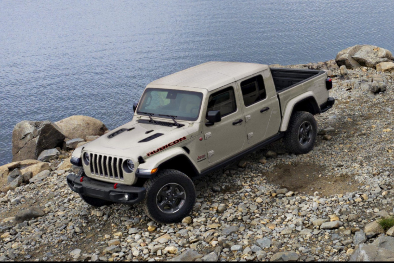 autos, cars, jeep, jeep brings back gobi paint colour on the 2022 gladiator