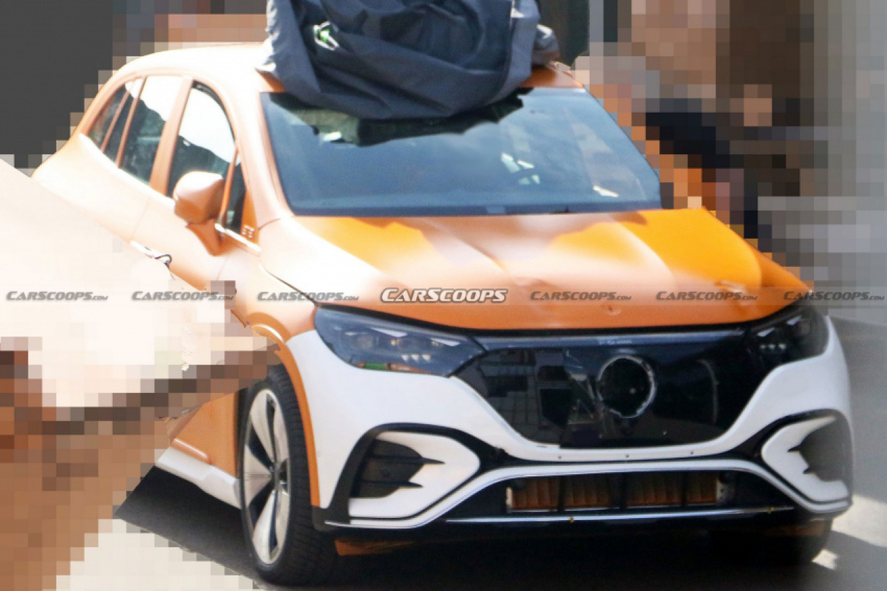 autos, cars, mercedes-benz, news, electric vehicles, mercedes, mercedes eqe, mercedes scoops, scoops, 2023 mercedes eqe suv spied undisguised, will go into production later this year