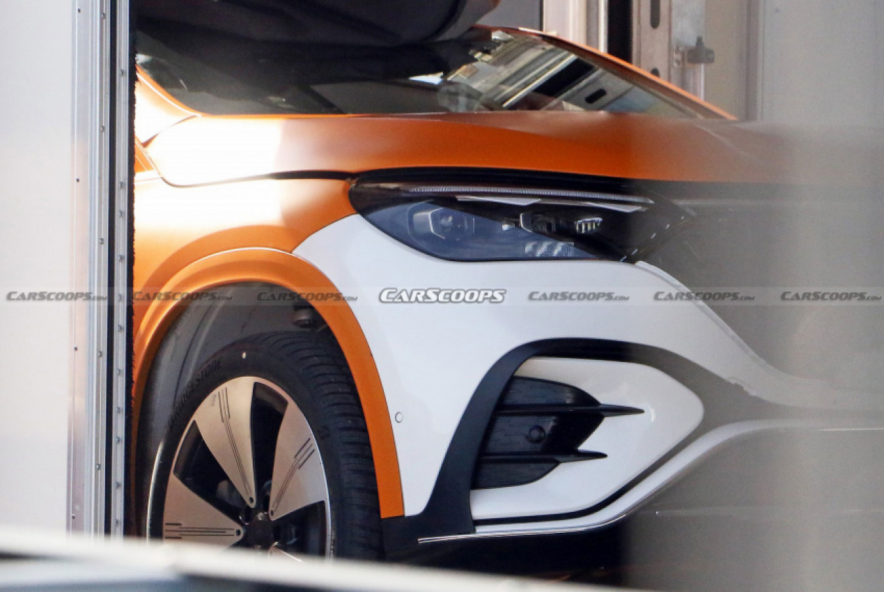 autos, cars, mercedes-benz, news, electric vehicles, mercedes, mercedes eqe, mercedes scoops, scoops, 2023 mercedes eqe suv spied undisguised, will go into production later this year
