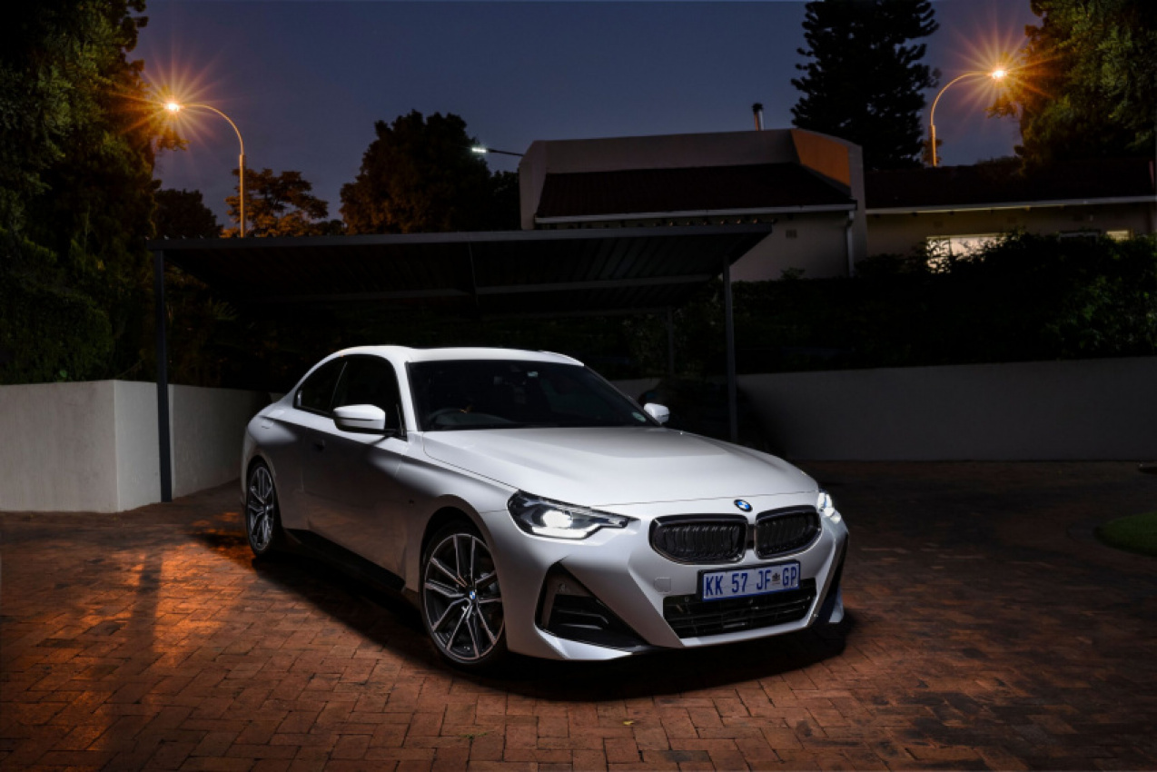 autos, bmw, cars, 2 series coupe, bmw 220i, mineral white, photo gallery, 2022 bmw 2 series coupe in mineral white looks enticing