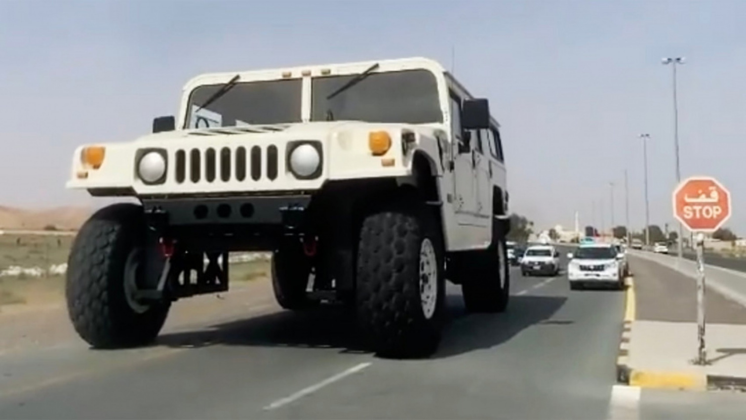 autos, cars, hummer, this 21-foot-tall giant is the largest hummer h1 on the planet, and it actually drives