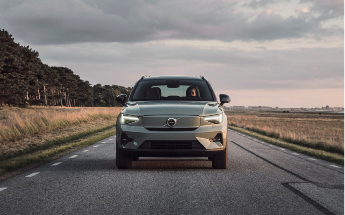 autos, cars, ford, rivian, news, the week in reverse, vw electric van, 50-mpg shortlist, rivian lfp cells, gm and ford bidirectional charging: the week in reverse