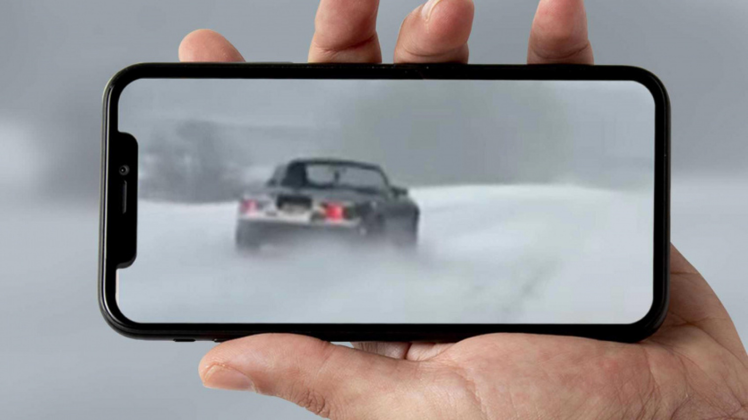 autos, cars, mazda, mazda mx-5, un mazda mx-5 circula sin techo en una tormenta de nieve (vídeo)