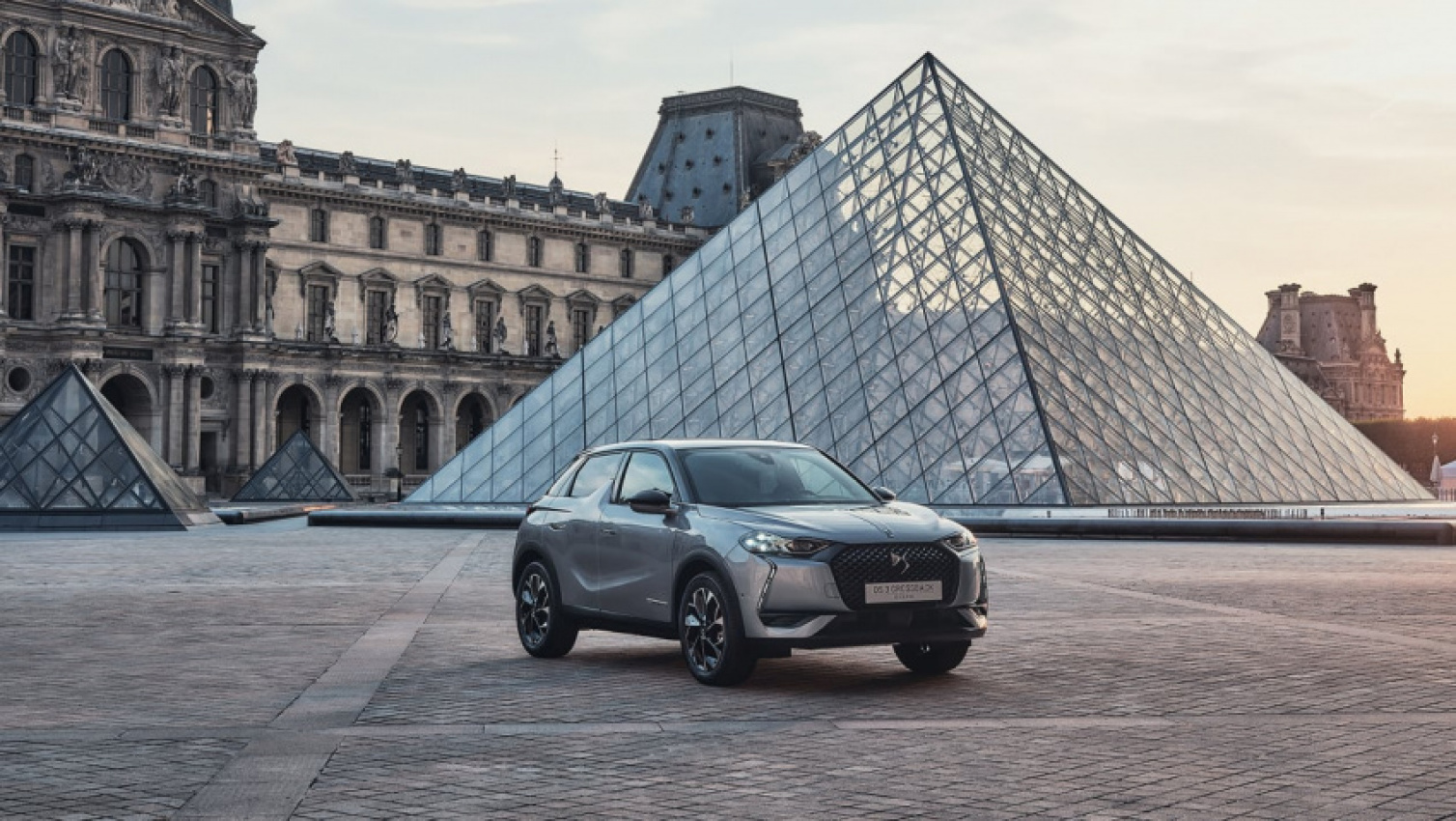 android, autos, cars, reviews, 3 crossback, 3 crossback e-tense suv, electric cars, small suvs, android, special-edition ds 3 crossback louvre starts from £34,420