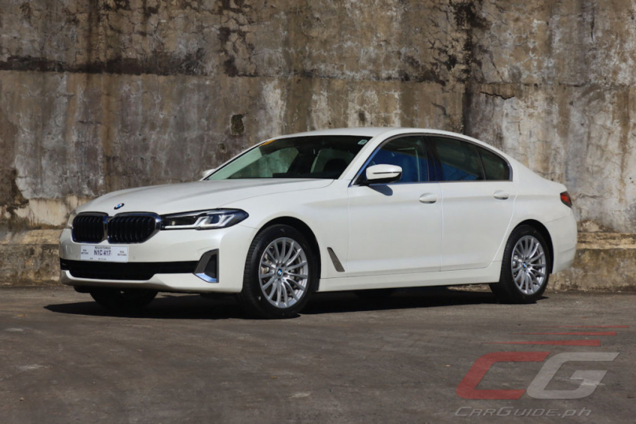 autos, bmw, cars, android, bmw 5-series, bmw 520i, driver&39;s seat, luxury car, android, review: 2022 bmw 520i luxury