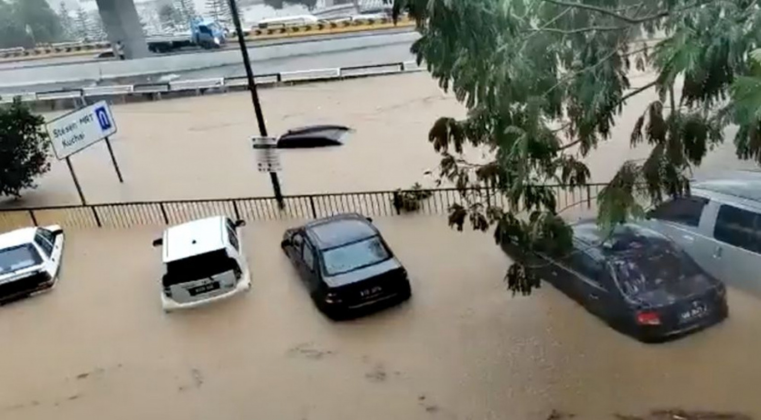 autos, cars, auto news, disaster, flood, government, klang valley, kuala lumpur, march, selangor, smart tunnel, klang valley devastated by floods. again. seriously?