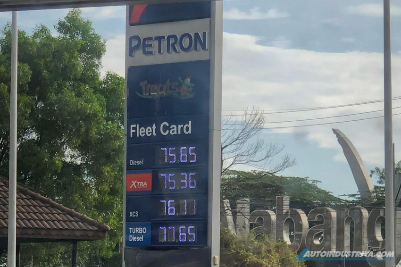 auto news, autos, cars, brent crude oil, diesel, diesel prices, fuel, gasoline, gasoline prices, oil price hike, look: diesel matches gasoline in latest price hike