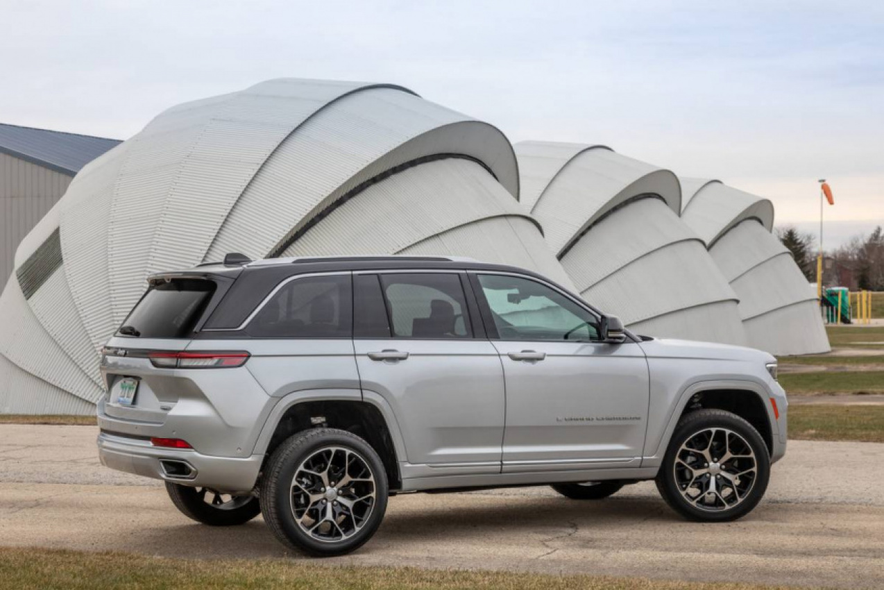 autos, cars, ford, jeep, ford escape, jeep grand cherokee, 10 biggest news stories of the week: jeep grand cherokee foils ford escape, follows fuel sippers