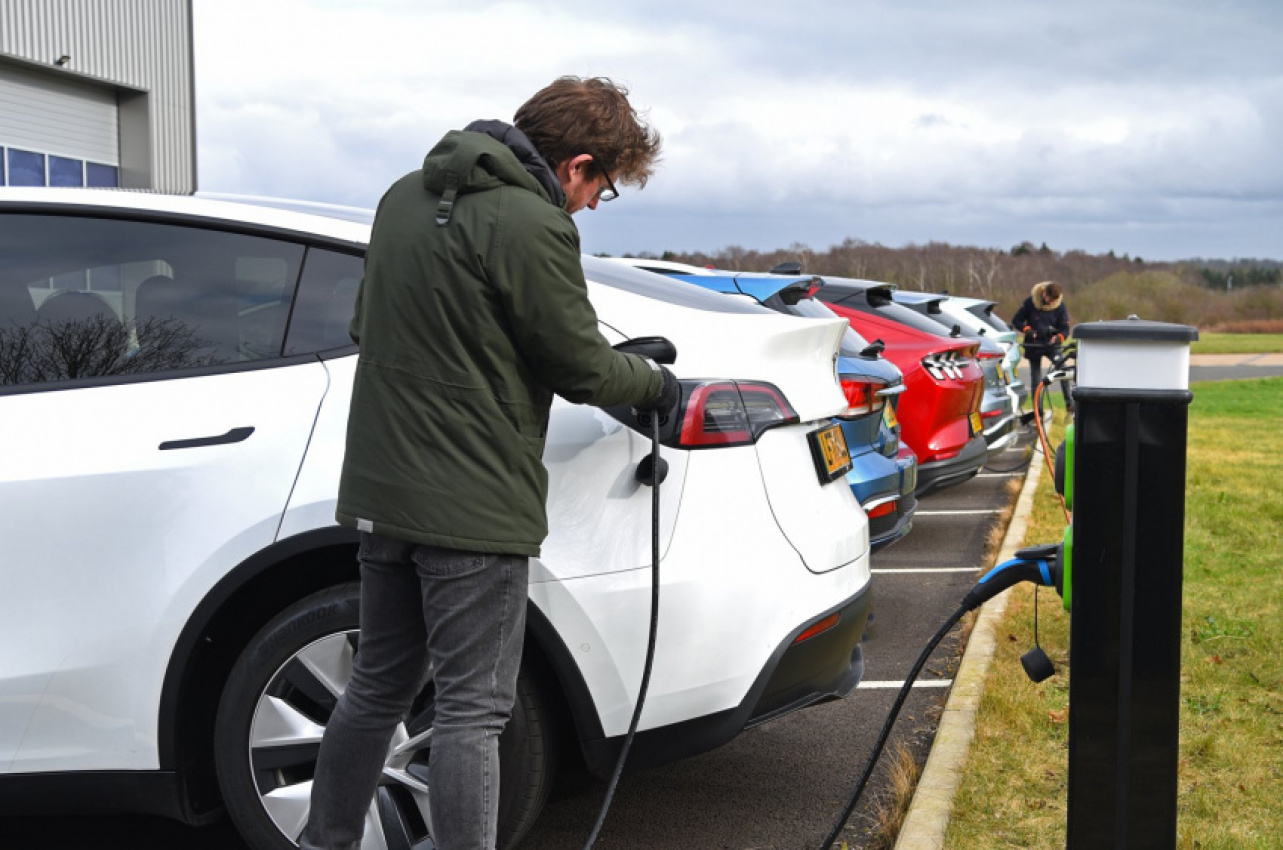 cars, electric car news and features, electric cars, range test: how far can electric cars go in winter?