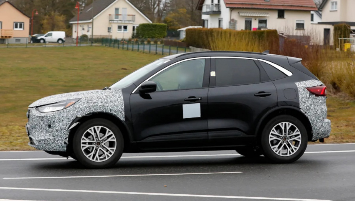 autos, car news, cars, ford, news, ford escape, spy pics, 2023 ford escape facelift spied testing
