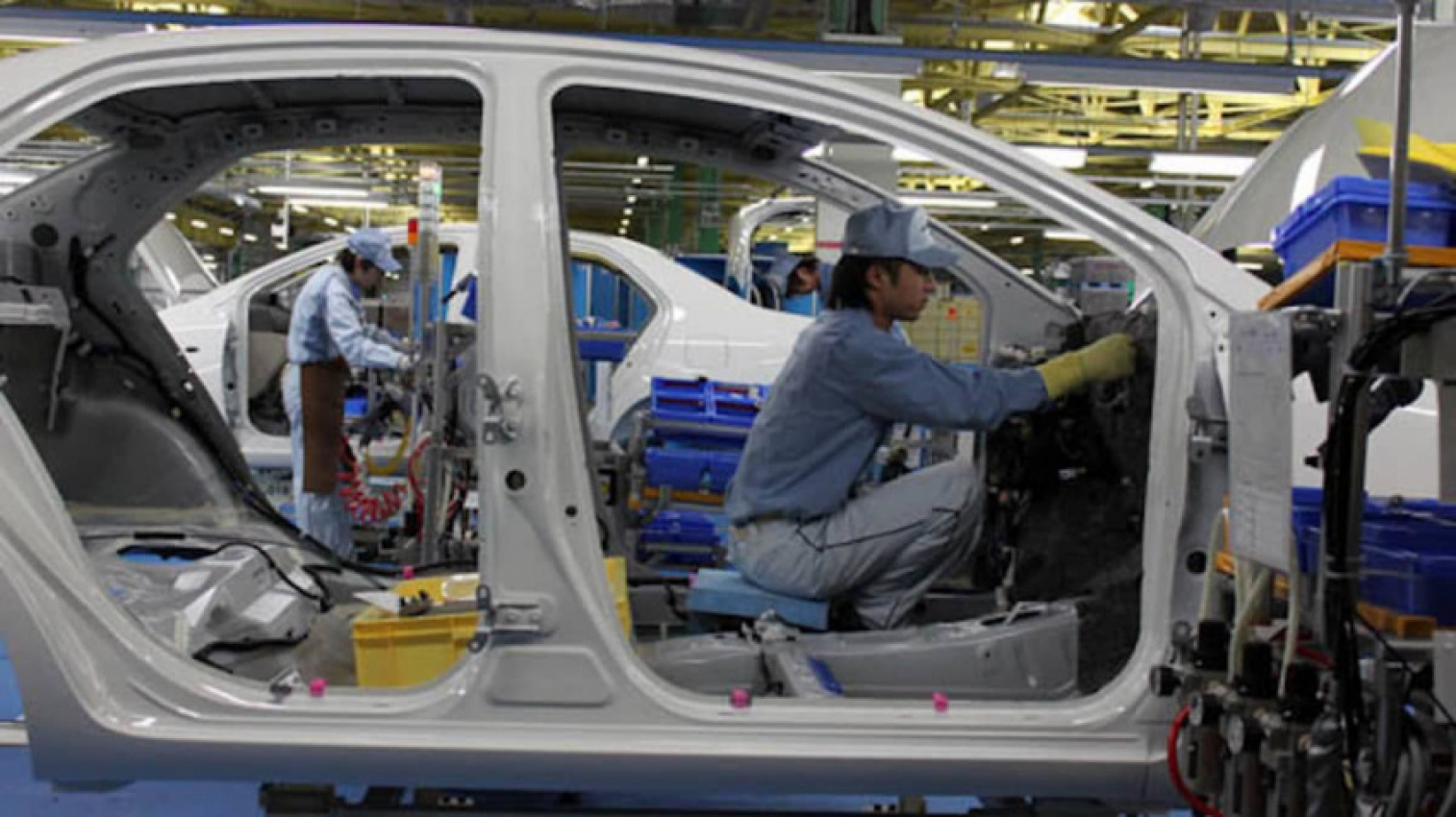 autos, cars, nissan, toyota, earthquake in japan forces toyota and nissan factory closures