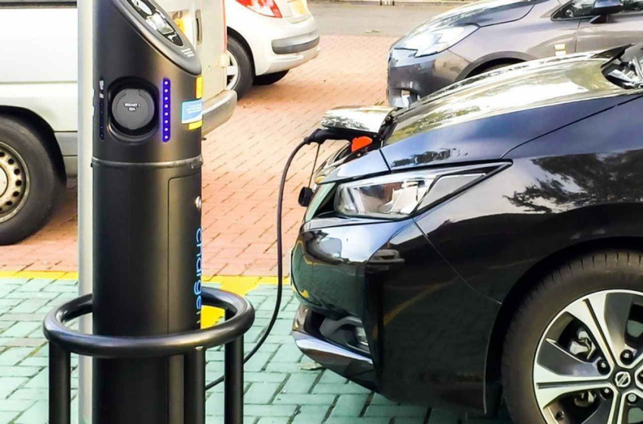 autos, cars, auto news, charger, charging station, dewan rakyat, electric car, ev, greentech, low carbon mobility blueprint, miti, govt targets 10,000 ev charging stations by 2025