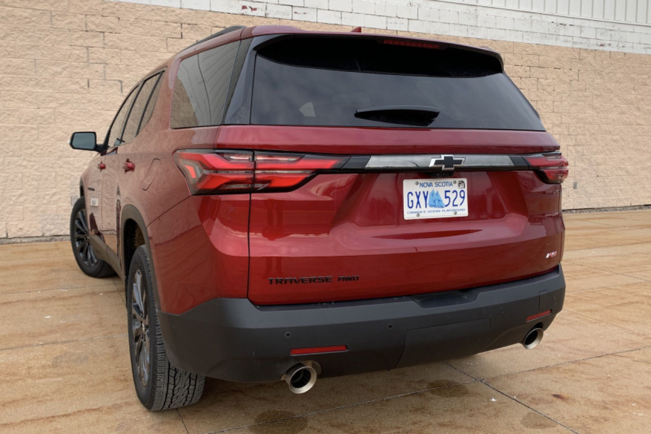 autos, cars, chevrolet, reviews, android, chevrolet traverse, android, suv review: 2022 chevrolet traverse rs