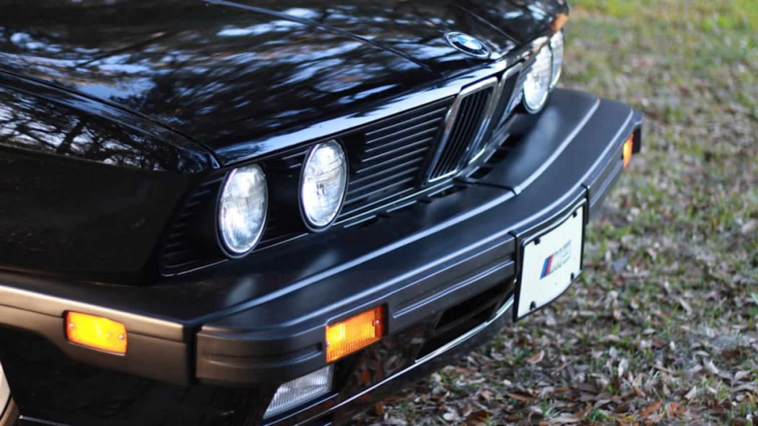 automotive history, autos, bmw, cars, classics, luxury, performance, retro review, road tests, sedan, vnex, 1988 bmw m5 retro review | the e28 is where it all began
