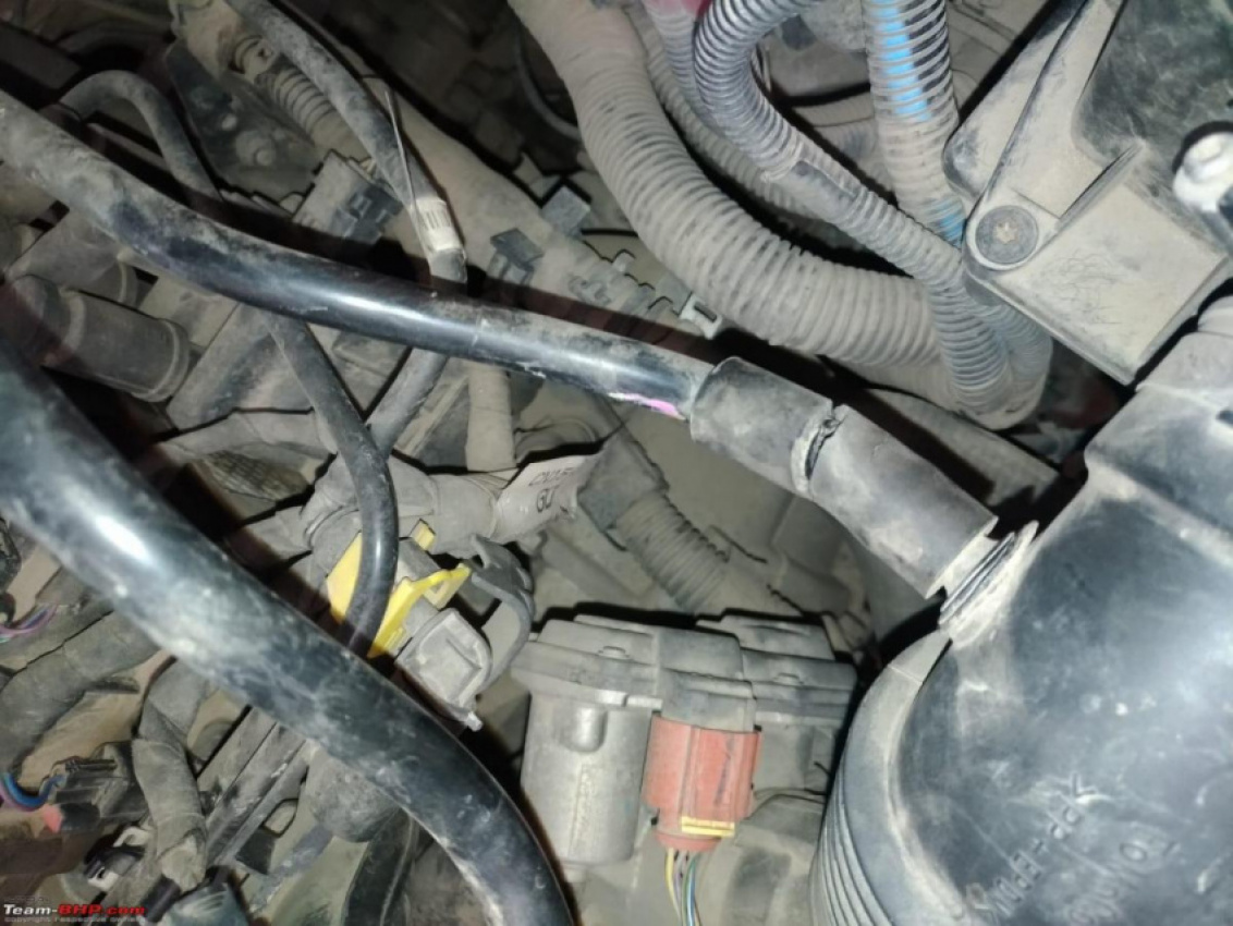 autos, cars, ford, car ownership, ford ecosport, indian, maintenance, member content, vnex, 2013 ford ecosport: found a cracked hose while checking the engine oil
