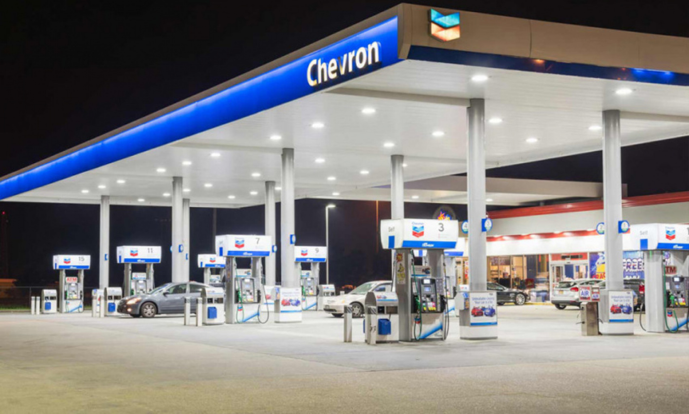 autos, cars, industry news, chevron, diesel, fuel, fuel price hike, industry news, petrol, petrol station, texas, thief, texan thieves discreetly steal 1,000 gallons of diesel from petrol station