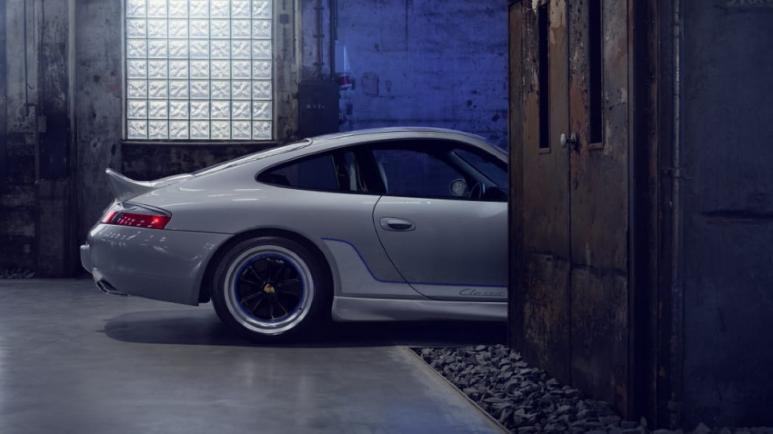 autos, cars, porsche, android, coupe, luxury, performance, android, porsche 911 classic club coupe revealed as an epic 996 restoration