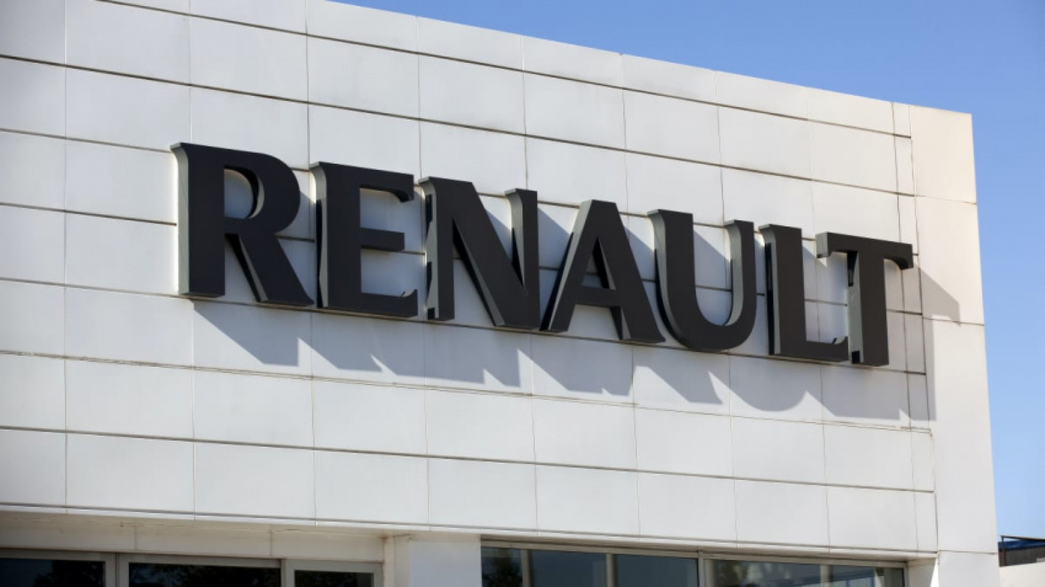 autos, cars, renault, renault resumes production in russia