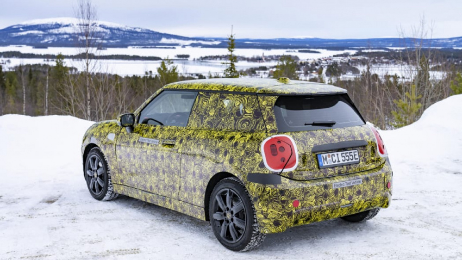 autos, cars, green, mini, electric, hatchback, 2024 mini hardtop has fun in the snow before its unveiling