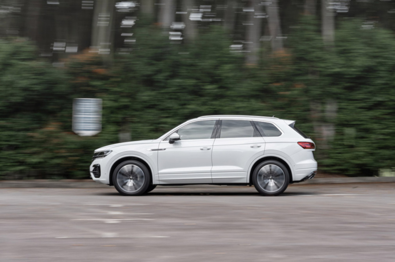 autos, cars, reviews, volkswagen, 4motion, all-wheel drive, german, new car launches, r-line, sports utility vehicle, suv, touareg, volkswagen touareg, volkswagen touareg r-line, volkswagen touareg r-line first look: back in business