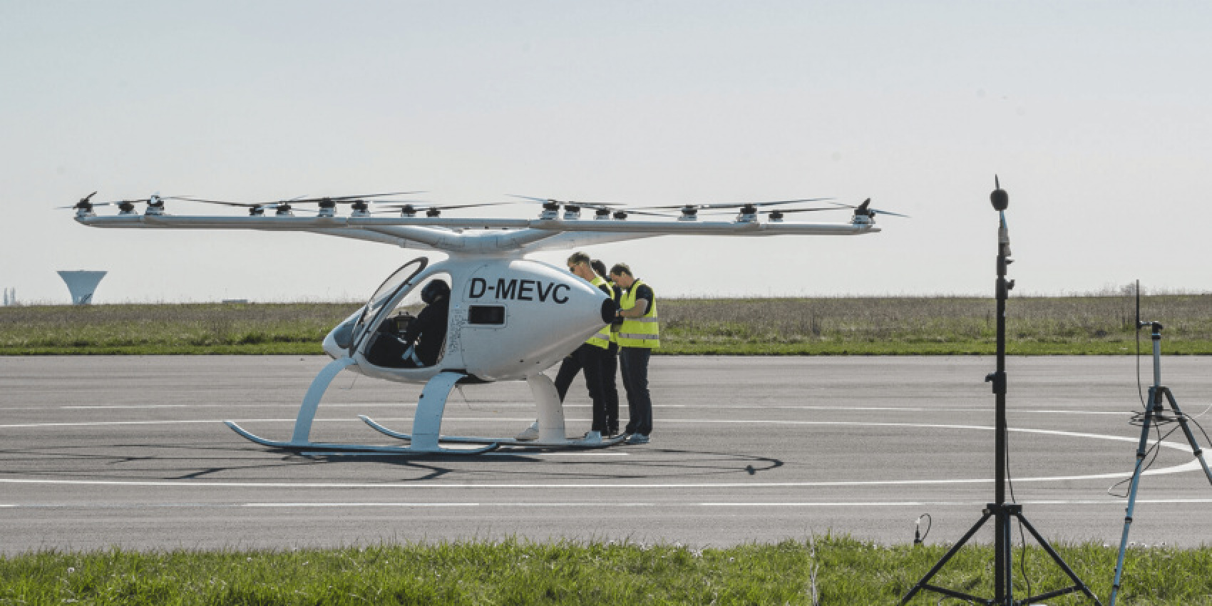 air, autos, cars, electric vehicle, electric aircraft, evtol, france, paris, vtol, volocopter completes manned evtol flights in france