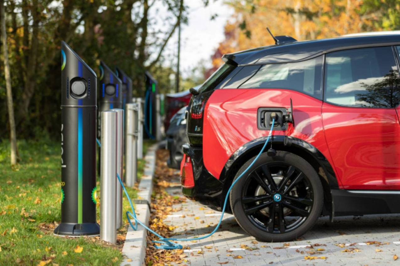 autos, cars, energy solutions, technology, bp pulse, mike hawes, richard bartlett, smmt, bp invests £1 billion in uk ev charging infrastructure; tripling charging points by 2030