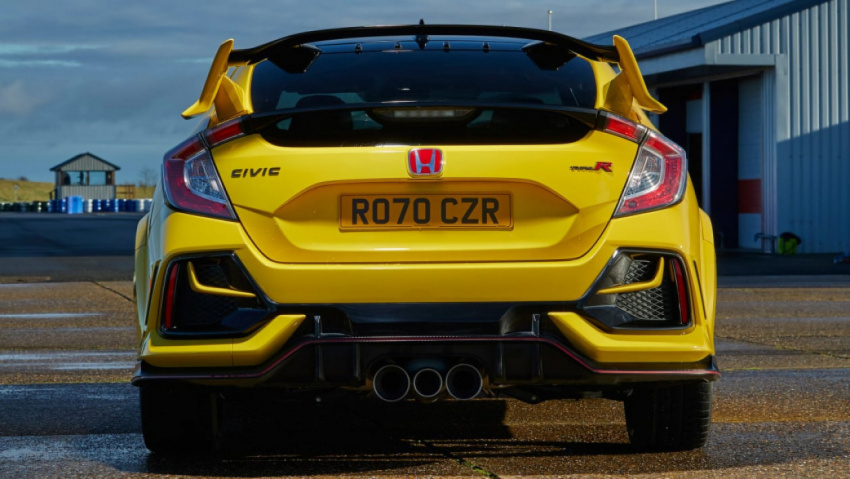 autos, cars, honda, reviews, honda civic, hot hatchbacks, video, honda civic type r limited edition 2022 review – the greatest hot hatchback of all time?
