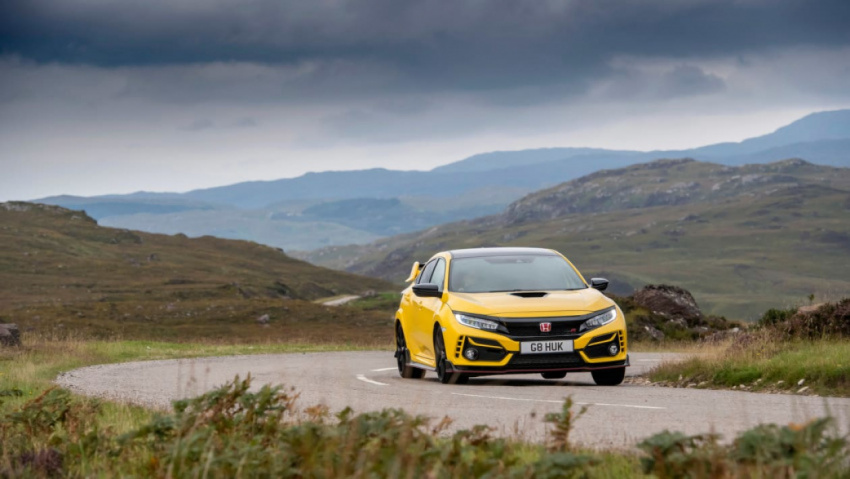 autos, cars, honda, reviews, honda civic, hot hatchbacks, video, honda civic type r limited edition 2022 review – the greatest hot hatchback of all time?