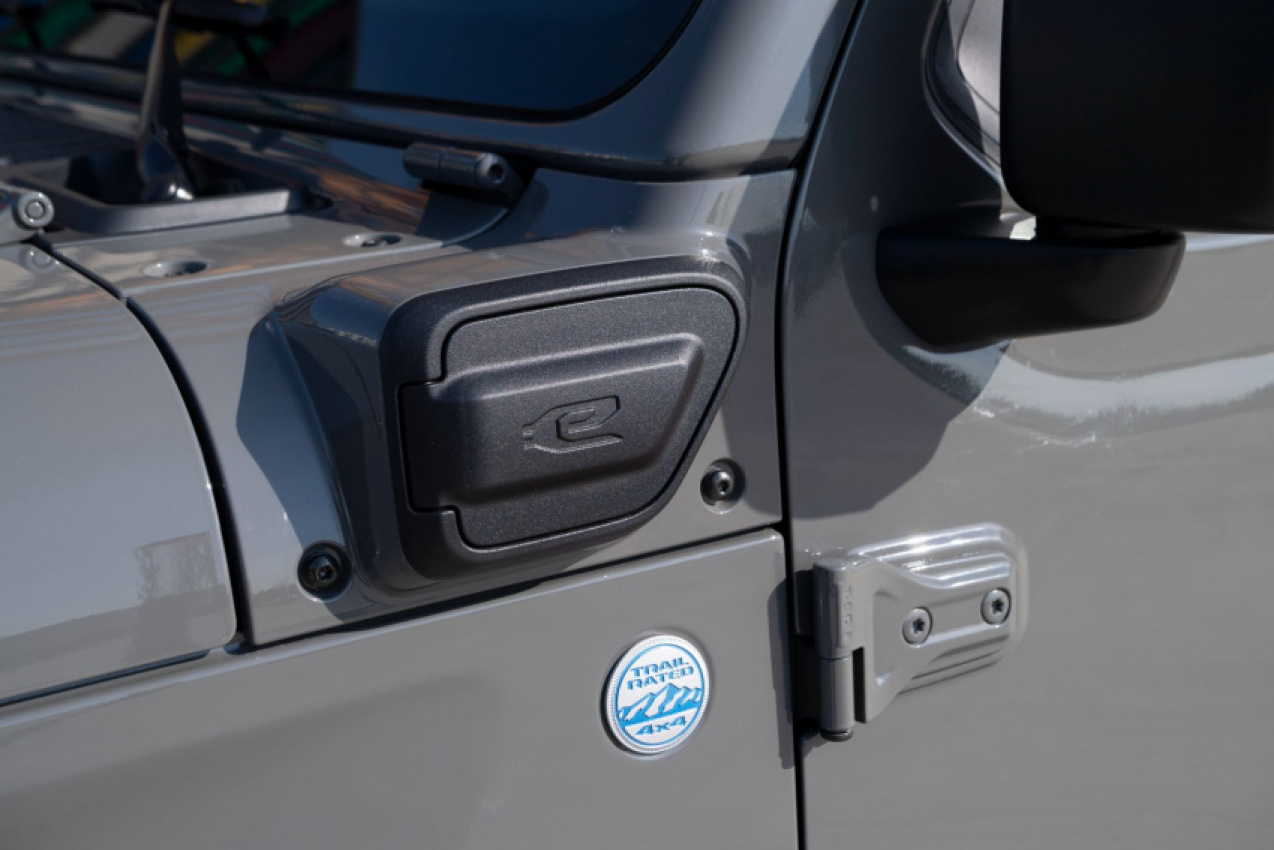 autos, cars, jeep, news, hybrids, jeep wrangler, offbeat news, phev, wrangler, how dare you park your jeep wrangler in a charging station? (spoiler: it’s a hybrid)