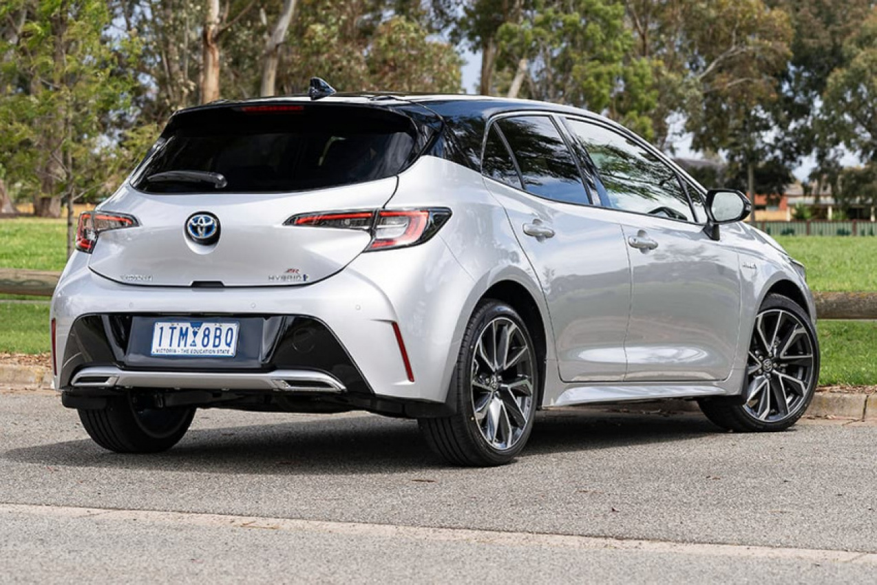 autos, cars, reviews, toyota, car reviews, corolla, family cars, hatchback, hybrid cars, toyota corolla zr hybrid 2022 review