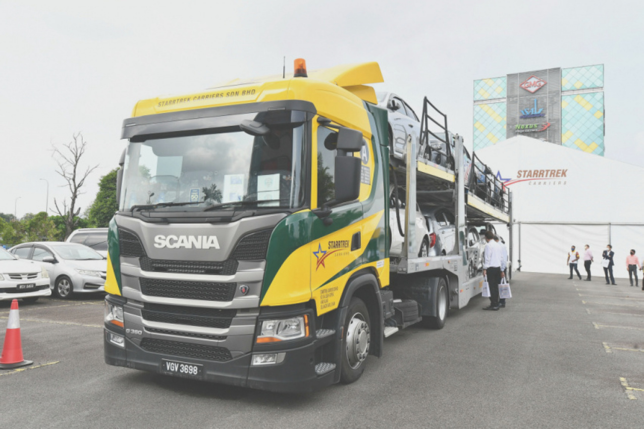 autos, cars, commercial vehicles, commercial vehicles, logistics, malaysia, prime mover, scania, scania southeast asia, starrtrek carriers, trucks, starrtrek carriers receives first full air suspension scania truck in malaysia