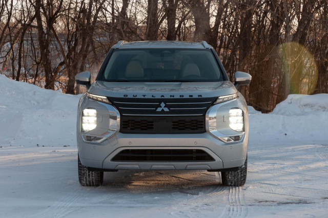 autos, cars, mitsubishi, crossovers, mitsubishi news, mitsubishi outlander, mitsubishi outlander news, news, test drive: 2022 mitsubishi outlander delivers throwback suv vibes in modern crossover body