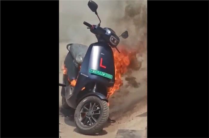 autos, cars, 2-wheels, indian, ola, ola electric, ola s1 pro, s1 pro, pune: ola s1 pro electric scooter catches fire
