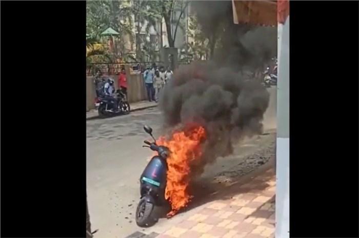 autos, cars, 2-wheels, indian, ola, ola electric, ola s1 pro, s1 pro, pune: ola s1 pro electric scooter catches fire