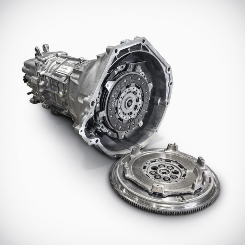 autos, cars, car repair, cars, maintenance, manual transmission, how does the clutch in your car transmission work?