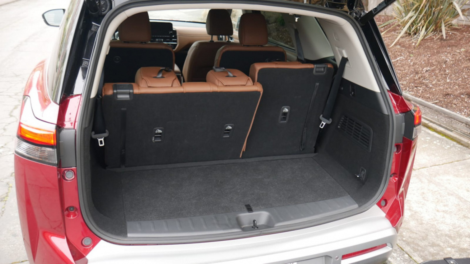 autos, cars, nissan, crossover, driveway tests, luggage test, nissan pathfinder luggage test | how much cargo space behind 3rd row?