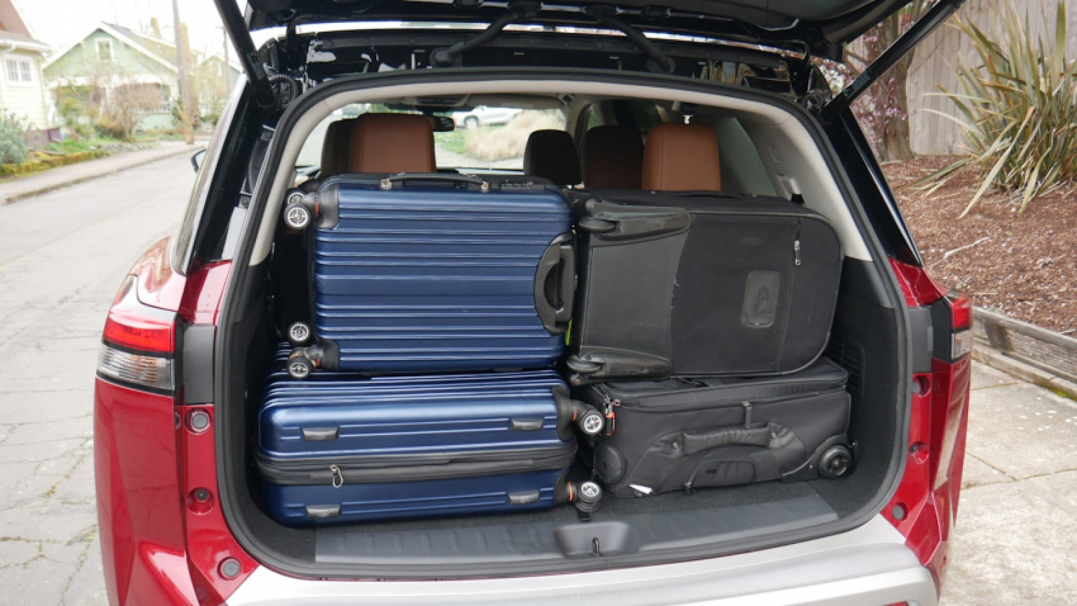 autos, cars, nissan, crossover, driveway tests, luggage test, nissan pathfinder luggage test | how much cargo space behind 3rd row?