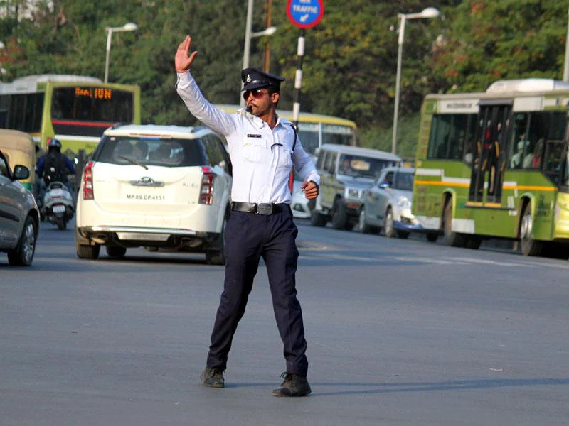 autos, cars, auto news, carandbike, cars, driving, news, police, here's what to do when you are stopped by the traffic police