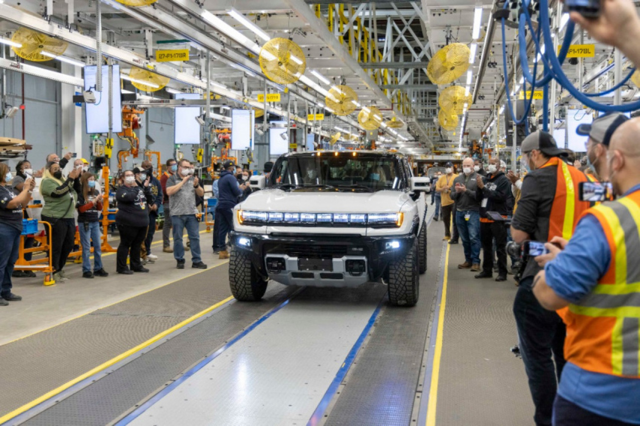 autos, cars, hummer, news, space, spacex, tesla, gm to expedite hummer ev production as reservations increase to 65,000