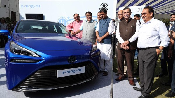 autos, cars, toyota, how do hydrogen cars work, how does hydrogen car generate electricity, hydrogen cars in india, is hydrogen car better than electric car, nitin gadkari, nitin gadkari uses toyota mirai, toyota mirai, toyota mirai range, toyota mirai specs, nitin gadkari in a hydrogen-powered toyota mirai fcev: toyota’s attempt to convince the government?